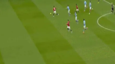 2025中超赛季收官：上海海港夺冠再续辉煌，梅州客家无奈降级