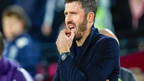 澳网激战，姜蒜辣味十足，德约科维奇成功晋级16强