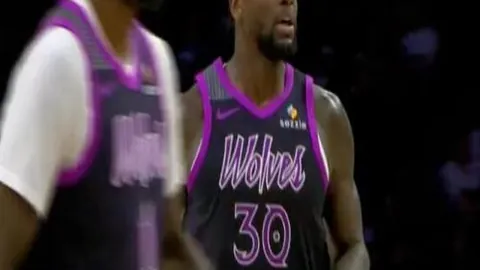 《巨星级对决！阿尔乌拉挑战阿拉毕KSA，实力悬殊战火即将燃起》